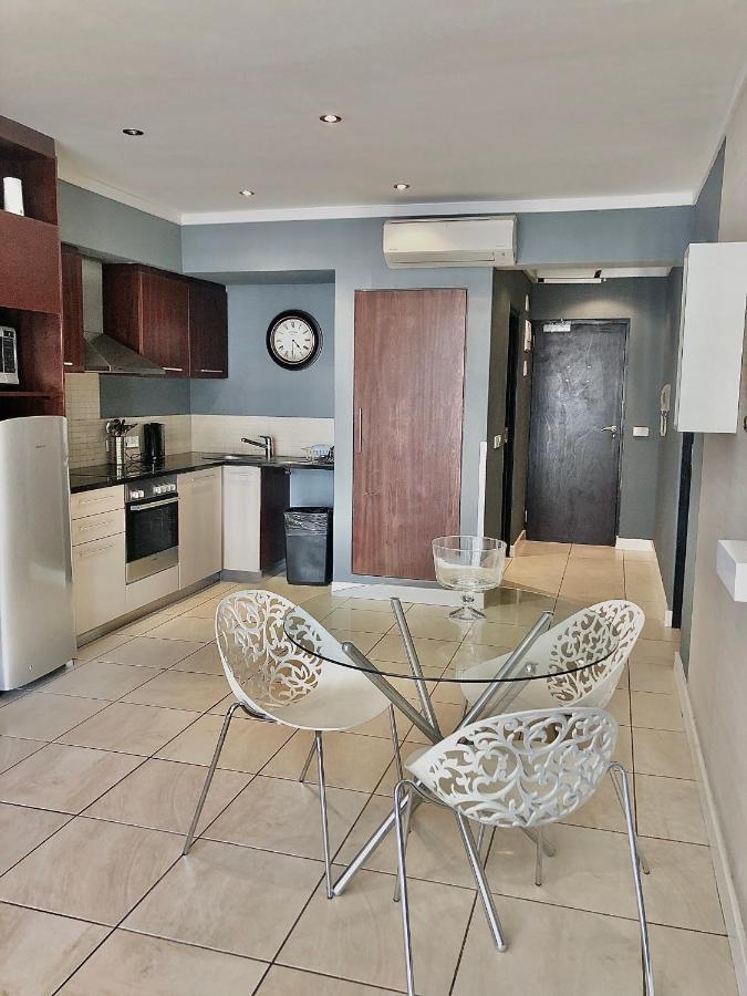 Icon Self Catering Apartment In Cape Town Near Waterfront And Cticc Экстерьер фото